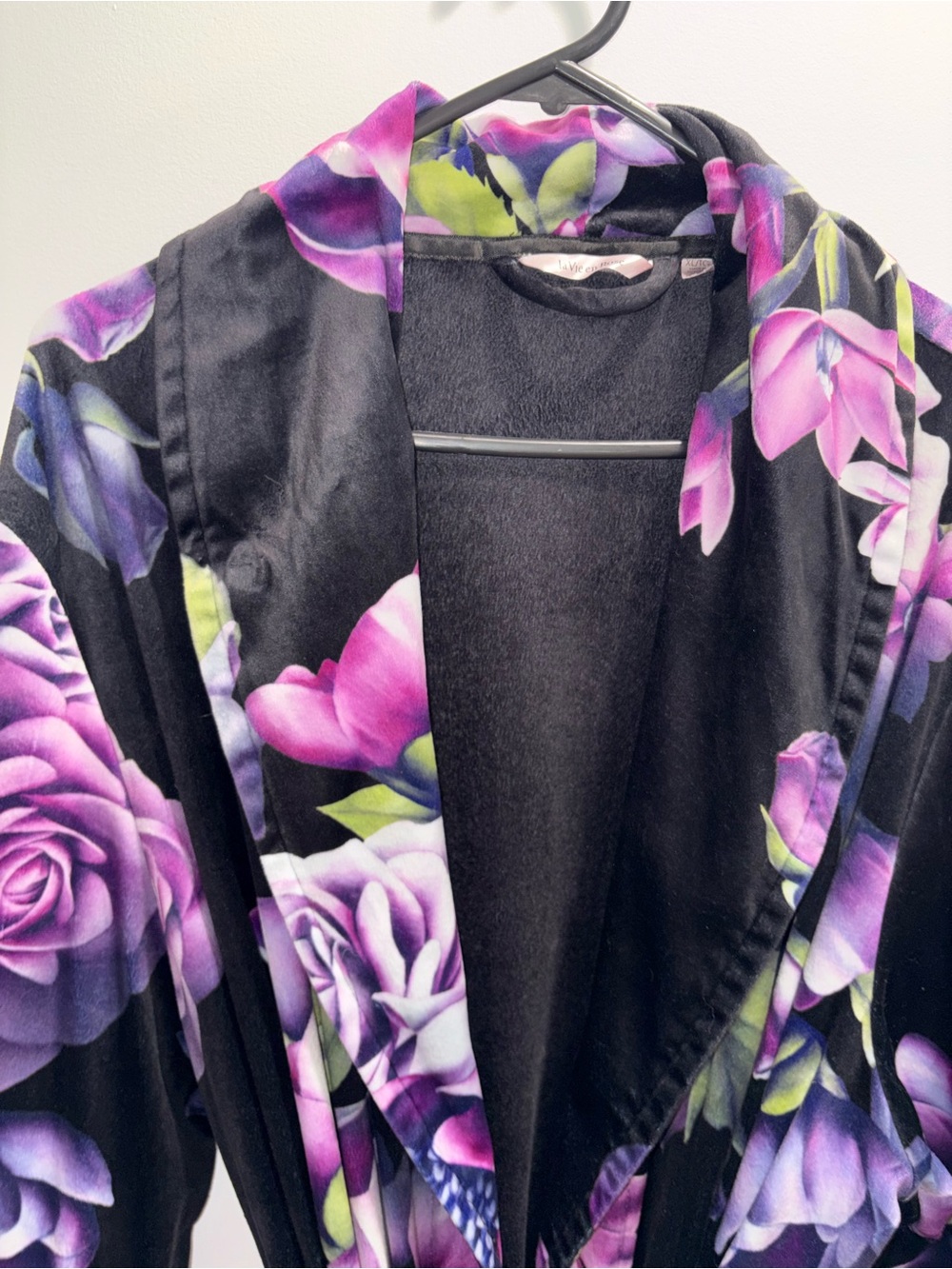 La Vie En Rose Black velour Robe with Purple Floral Print - Picture 6 of 9